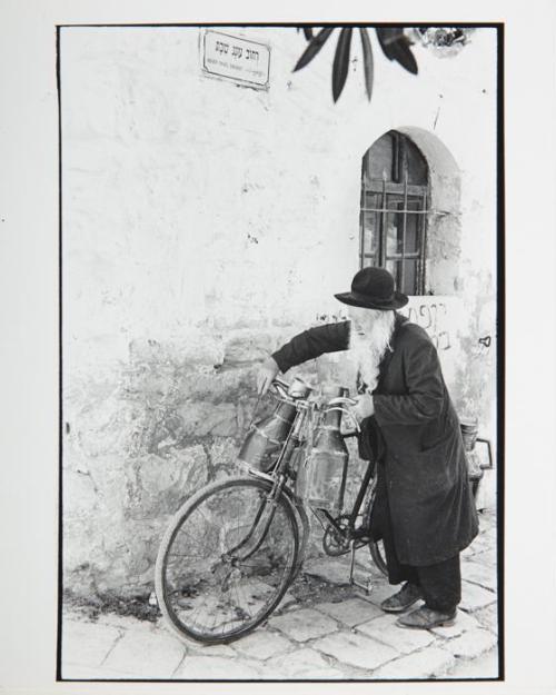 © Leonard Freed. Image courtesy of the Ruth and Elmer Museum of Art at Hamilton College, Clinto…