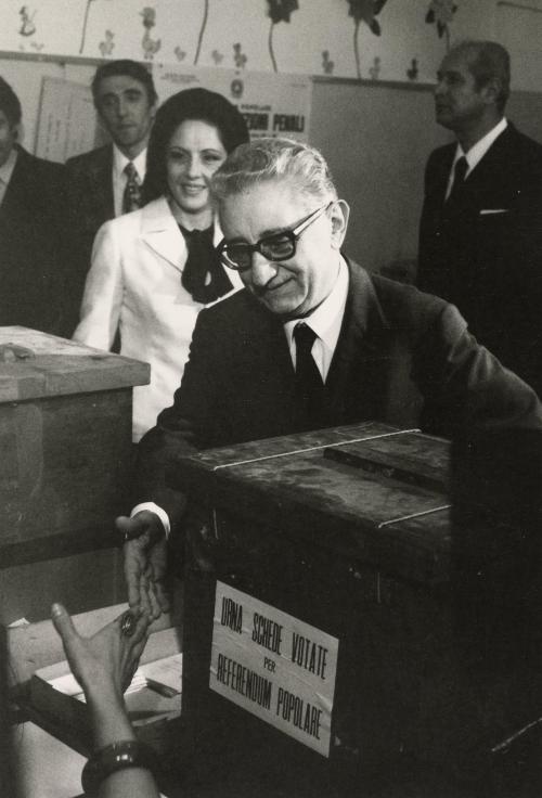 Leone Giovanni voting, May 12, 1974