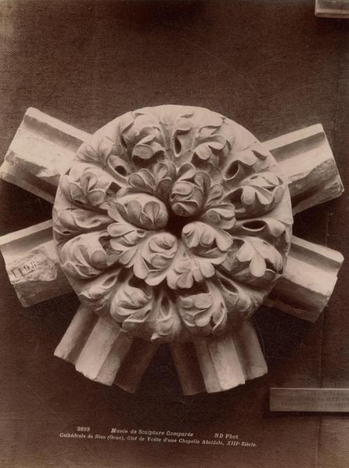 Cathedrale de Seez (Orne), Clef de Voute d'une Chapelle Absidale, XIII Siecle