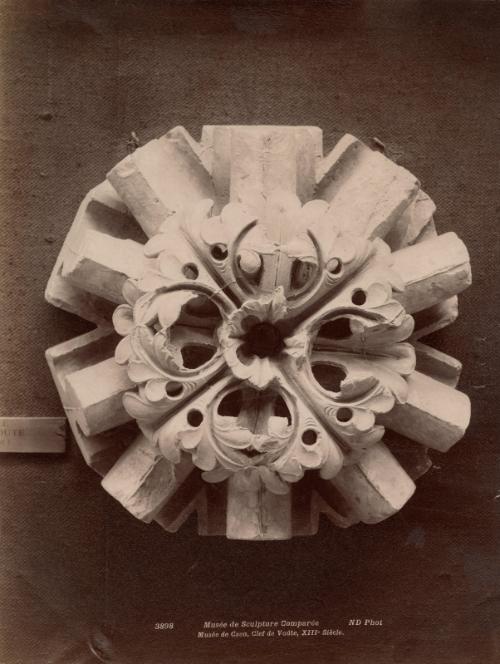 Musée de Caen, Clef de Voûte, XIII Siècle