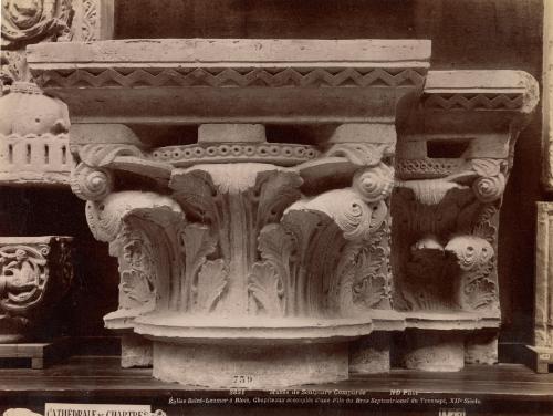 Église Saint-Laumer à Blois, Chapiteaux accoplés d'une Pile du Bras Septentrional du Transept