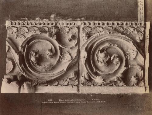 Cathédrale de Rouen, Rinceau du Pied-Droit du Portail Occidental, XIII Siècle