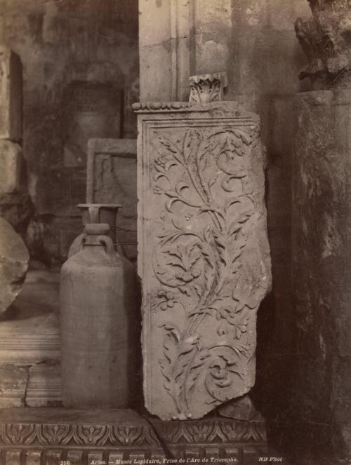 Arles. - Musée Lapidaire, Frise de l'Arc de Triomphe