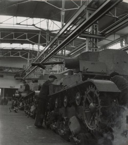 Battle tanks are built in large quantites for The Polish Army, Poland
