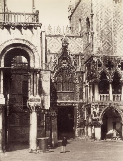 Venezia. Porta della Carta del Palazzo Ducale