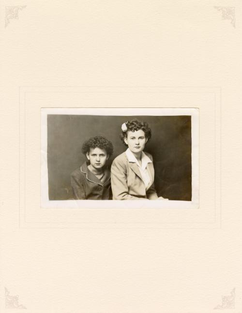 Portrait of Yvonne and Laverne Stark