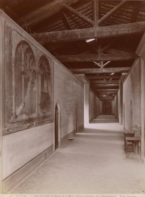 Firenze - R. Museo di S. Marco. Primo corridore. con l'Annunziazione