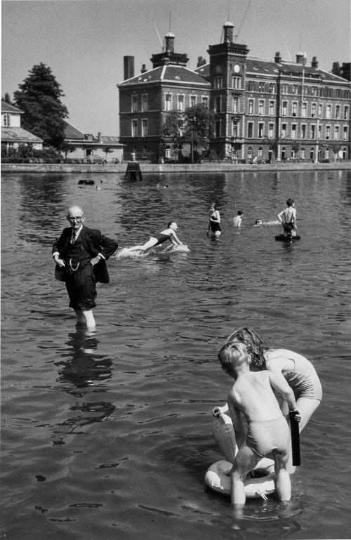 © Leonard Freed. Image courtesy of the Ruth and Elmer Wellin Museum of Art at Hamilton College,…
