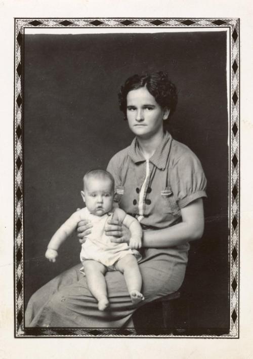 Portrait of Minnie and Irma Jewell