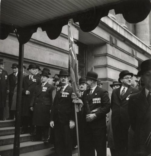 Arrival of the President of the Republic of France Albert Lebrun in London: Veterans of the British Legion attend the arrival of Mr. and Mrs. Lebrun to the National Gallery, London